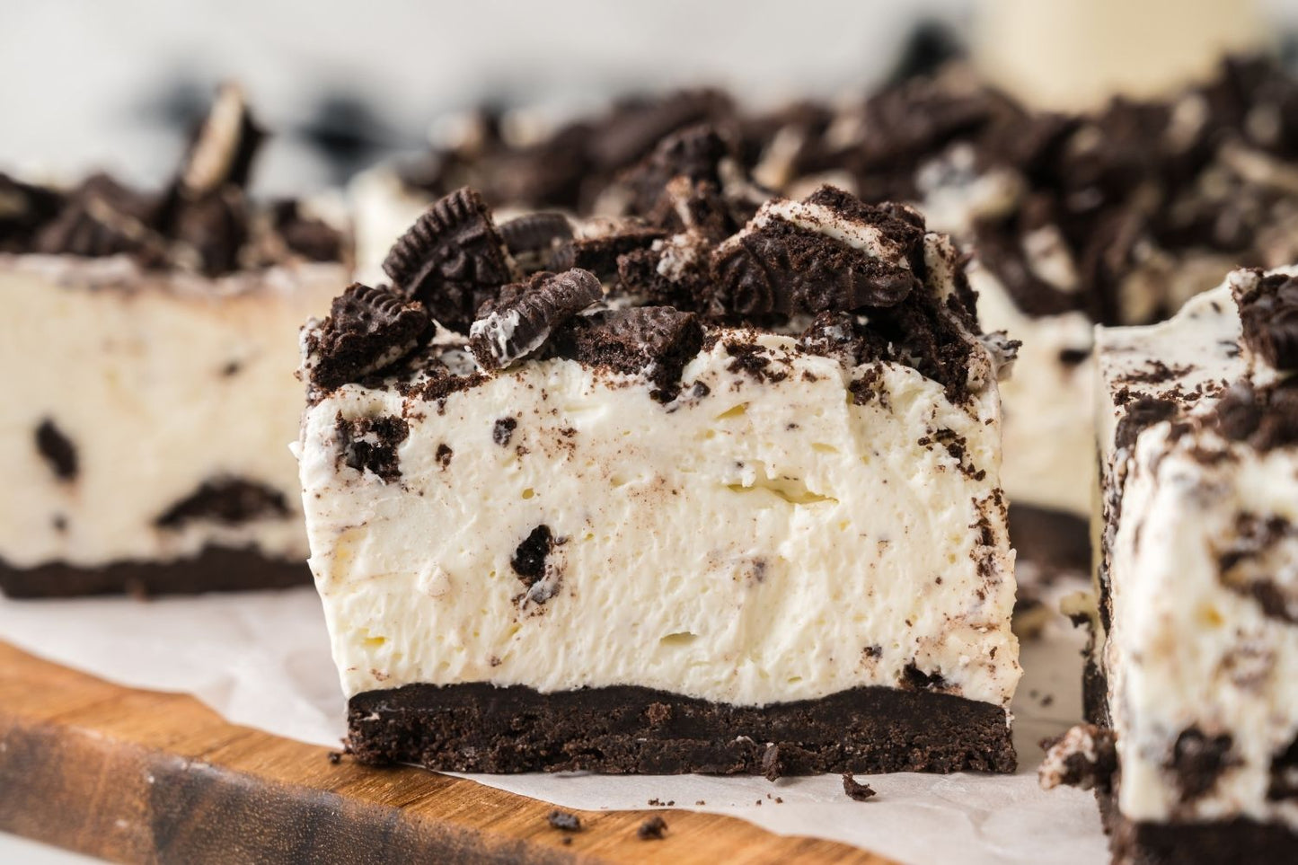 Oreo No Bake Cheesecake Bars