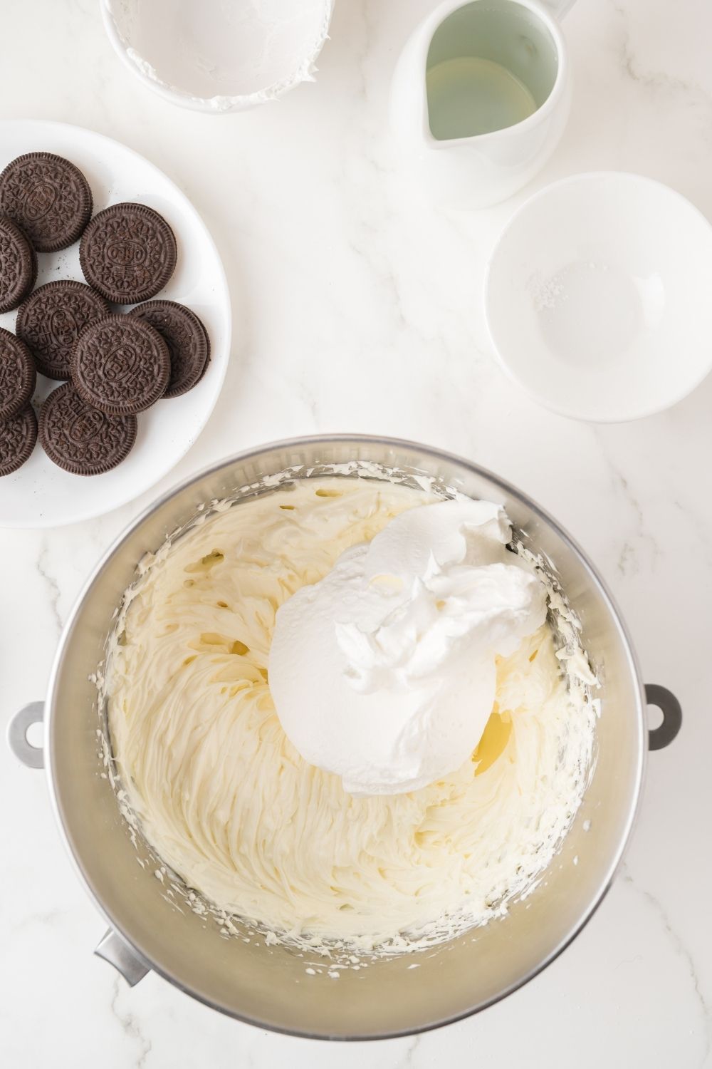Oreo No Bake Cheesecake Bars