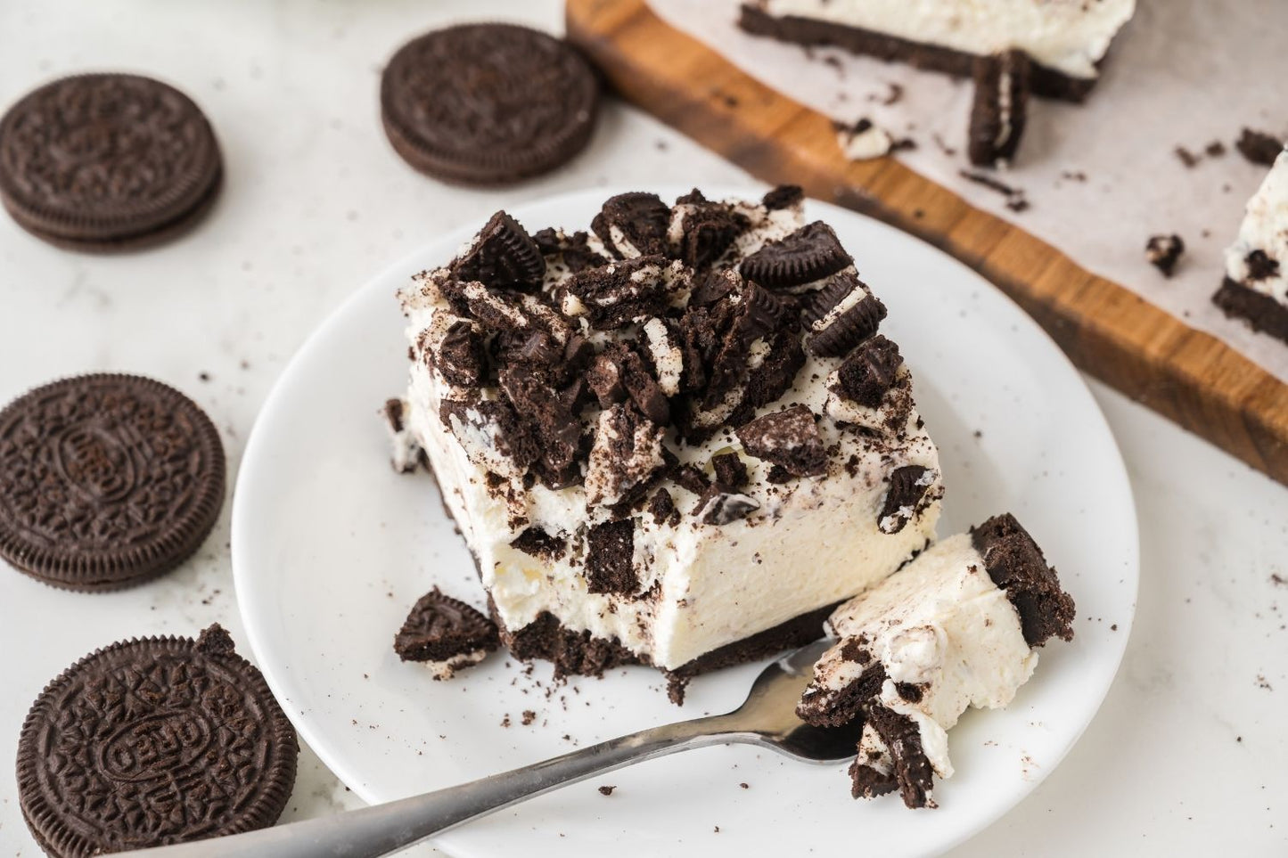 Oreo No Bake Cheesecake Bars