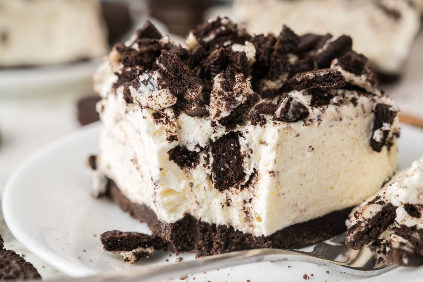 Oreo No Bake Cheesecake Bars