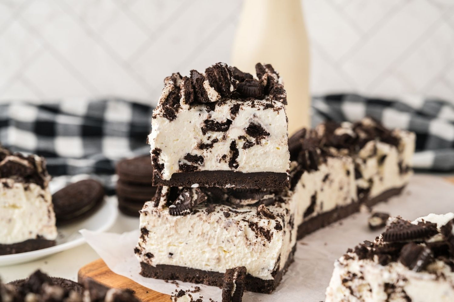 Oreo No Bake Cheesecake Bars