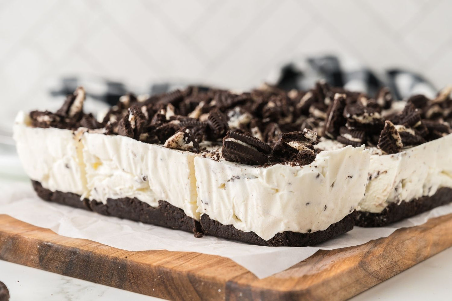 Oreo No Bake Cheesecake Bars