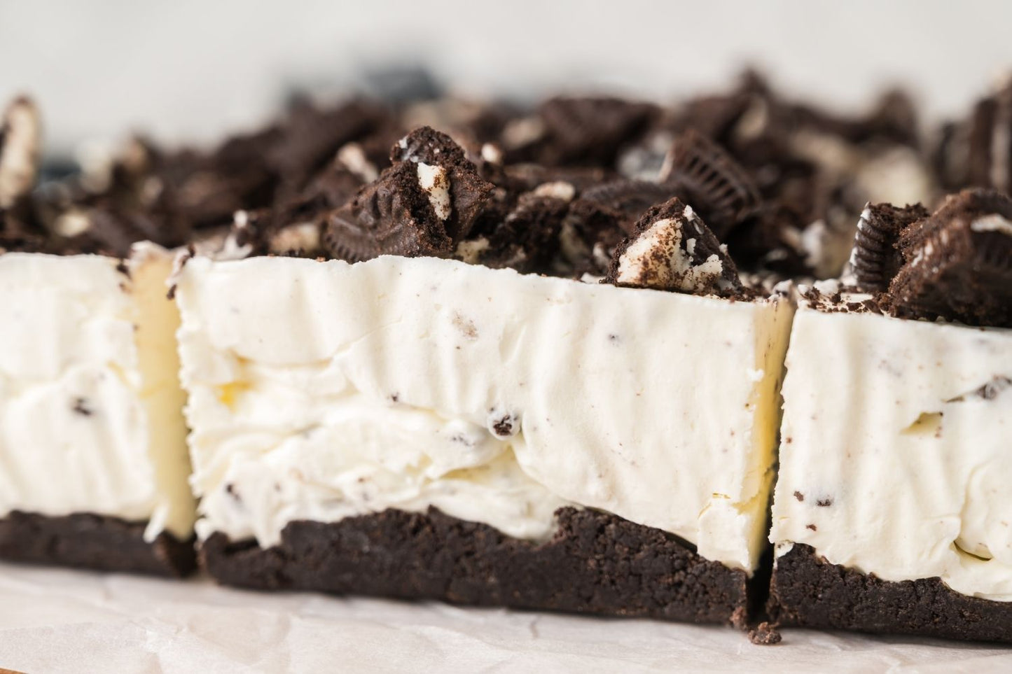 Oreo No Bake Cheesecake Bars